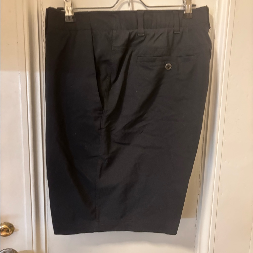 Under Armour Heatgear Men's Black Flat Front Shorts